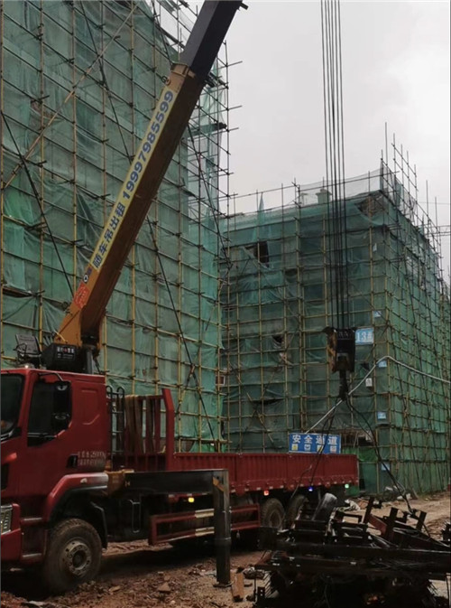 自贡市“慢工细活”—— 吊车的 “微动控制” 技术