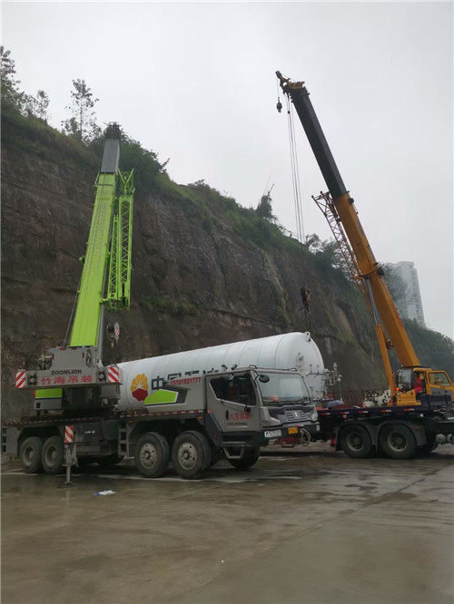 自贡市“不怕风雨冻”—— 吊车的 “恶劣环境适应” 技术